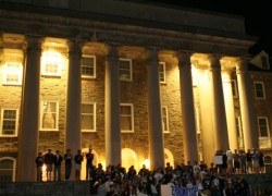 Students rally in support of coach Joe Paterno