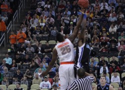 UNC-Asheville-Syracuse 2nd-round game marred by controversial calls
