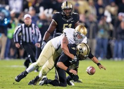 USF lands marquee transfer in defensive end Lynch