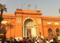Brown U. students evacuate Egypt