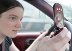 Texting while driving causes brain ‘brownout’