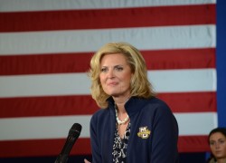 Anne Romney appeals to female voters