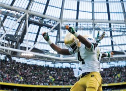 Notre Dame crushes Navy 50-10 in Ireland