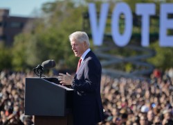 Clinton holds rally at UCF, Obama cancels in wake of Sandy’s landfall