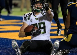 No. 3 Oregon outpaces Cal 59-17 to stay unbeaten
